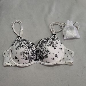 Victoria's Secret Sexy Little Things Bra